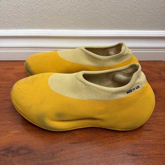 Adidas Yeezy Knit Runner Sulfur Size 11